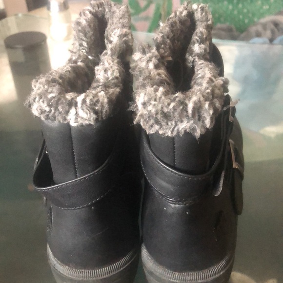 Meet your Posher, Andrea - Picture 3 of 4